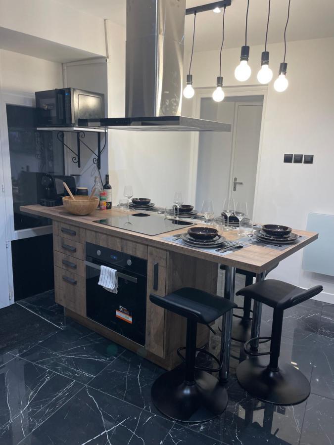 Appartement Hors Du Commun Avec Son Jacuzzi Salies-de-Béarn Esterno foto