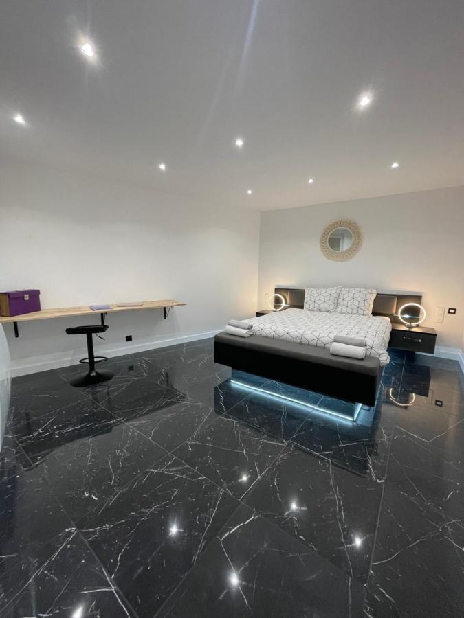 Appartement Hors Du Commun Avec Son Jacuzzi Salies-de-Béarn Esterno foto